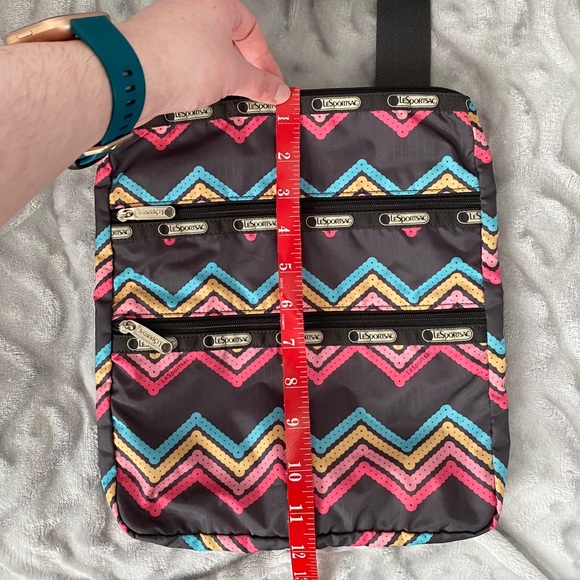 NWOT LeSportsac Classic Kylie crossbody - Picture 8 of 10
